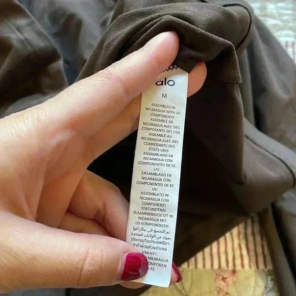 Alo Conquer Reform Long Sleeve With Hood - Picture 5 of 5